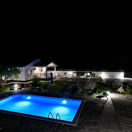 Holiday Home Aprilis With Pool, Jacuzzi And Sauna Galovac  エクステリア 写真