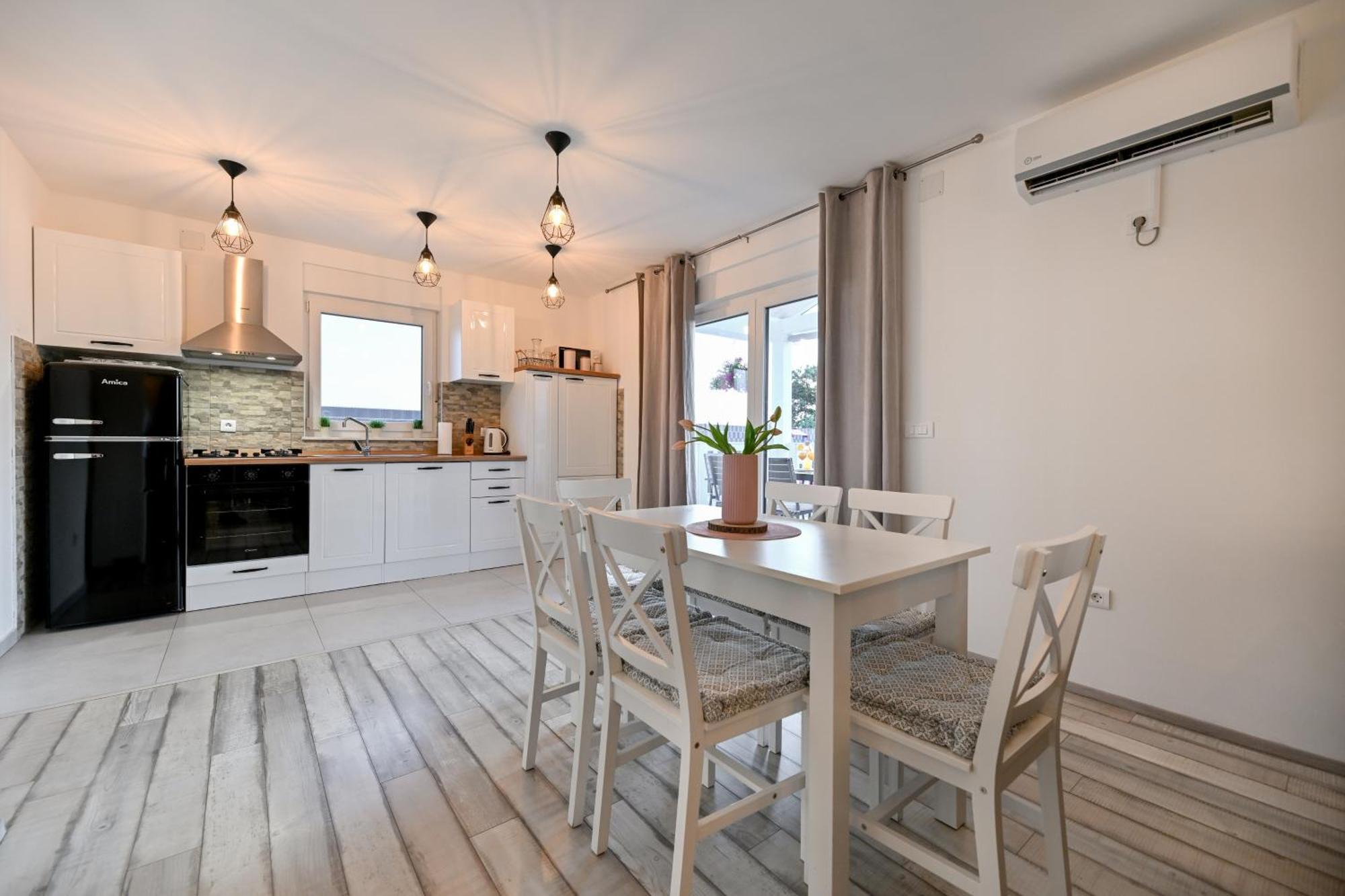 Holiday Home Aprilis With Pool, Jacuzzi And Sauna Galovac  エクステリア 写真