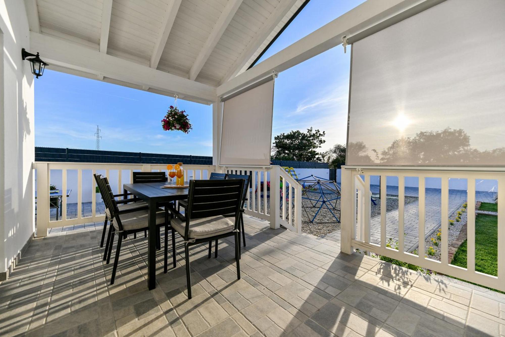 Holiday Home Aprilis With Pool, Jacuzzi And Sauna Galovac  エクステリア 写真