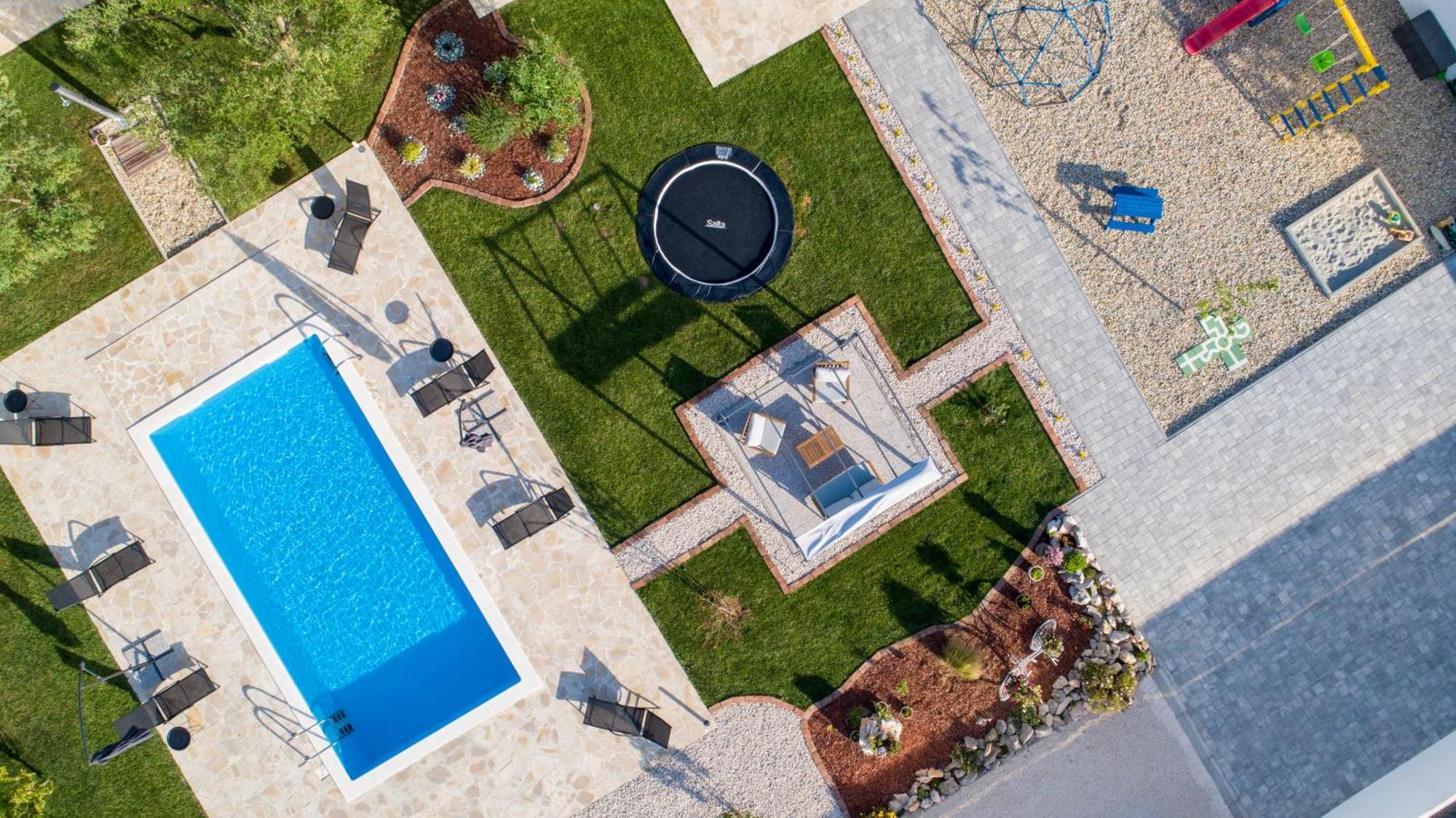 Holiday Home Aprilis With Pool, Jacuzzi And Sauna Galovac  エクステリア 写真