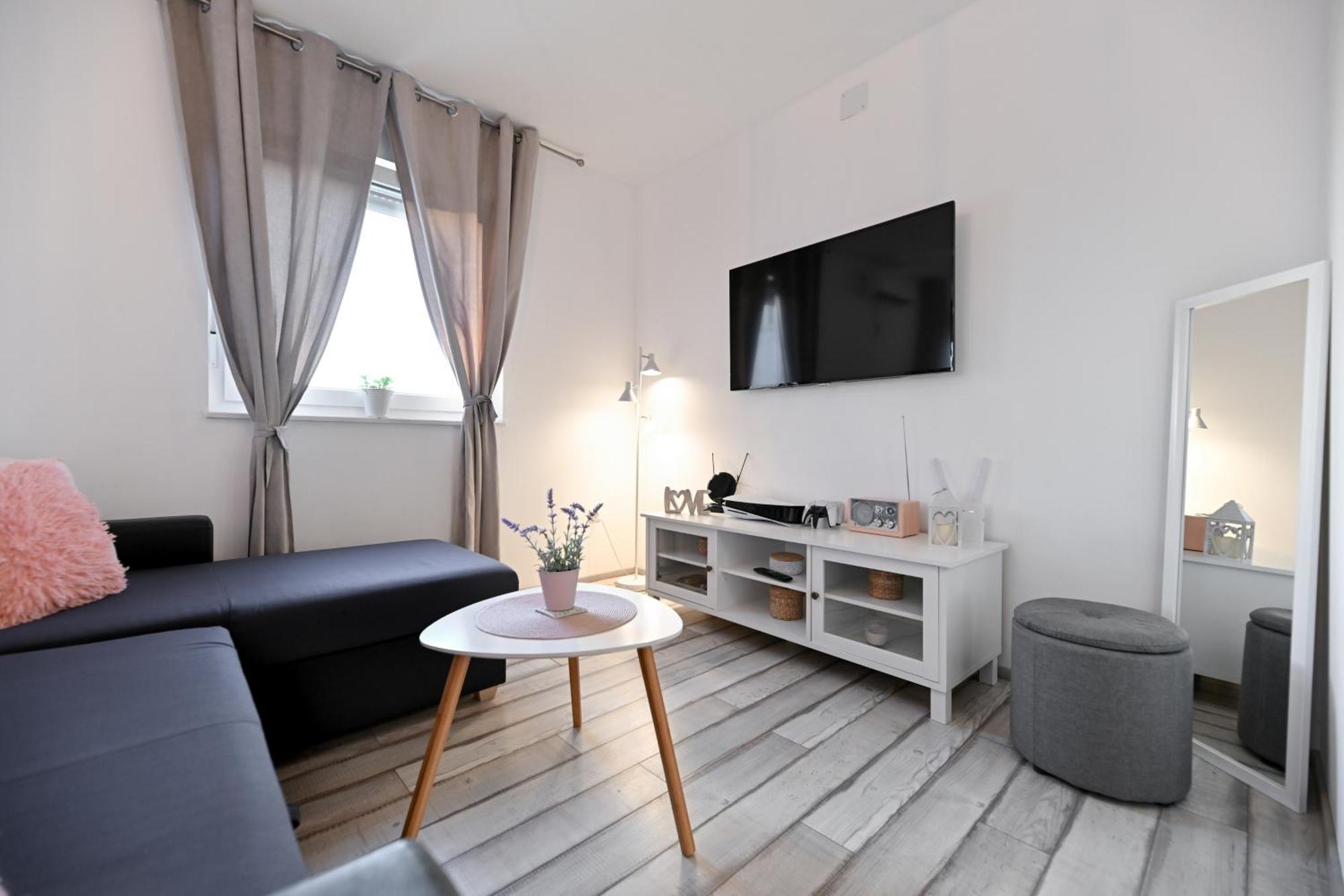 Holiday Home Aprilis With Pool, Jacuzzi And Sauna Galovac  エクステリア 写真