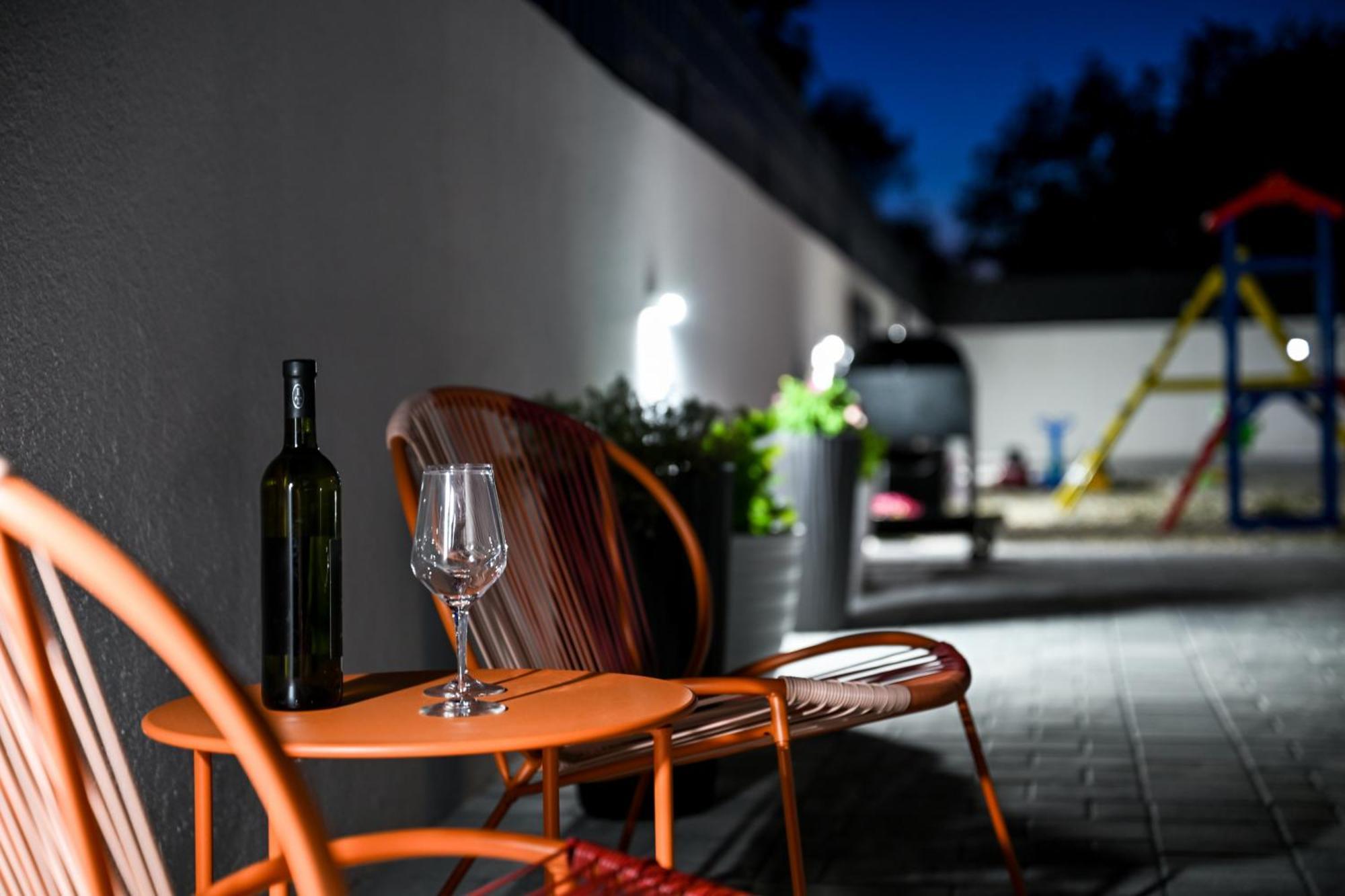 Holiday Home Aprilis With Pool, Jacuzzi And Sauna Galovac  エクステリア 写真