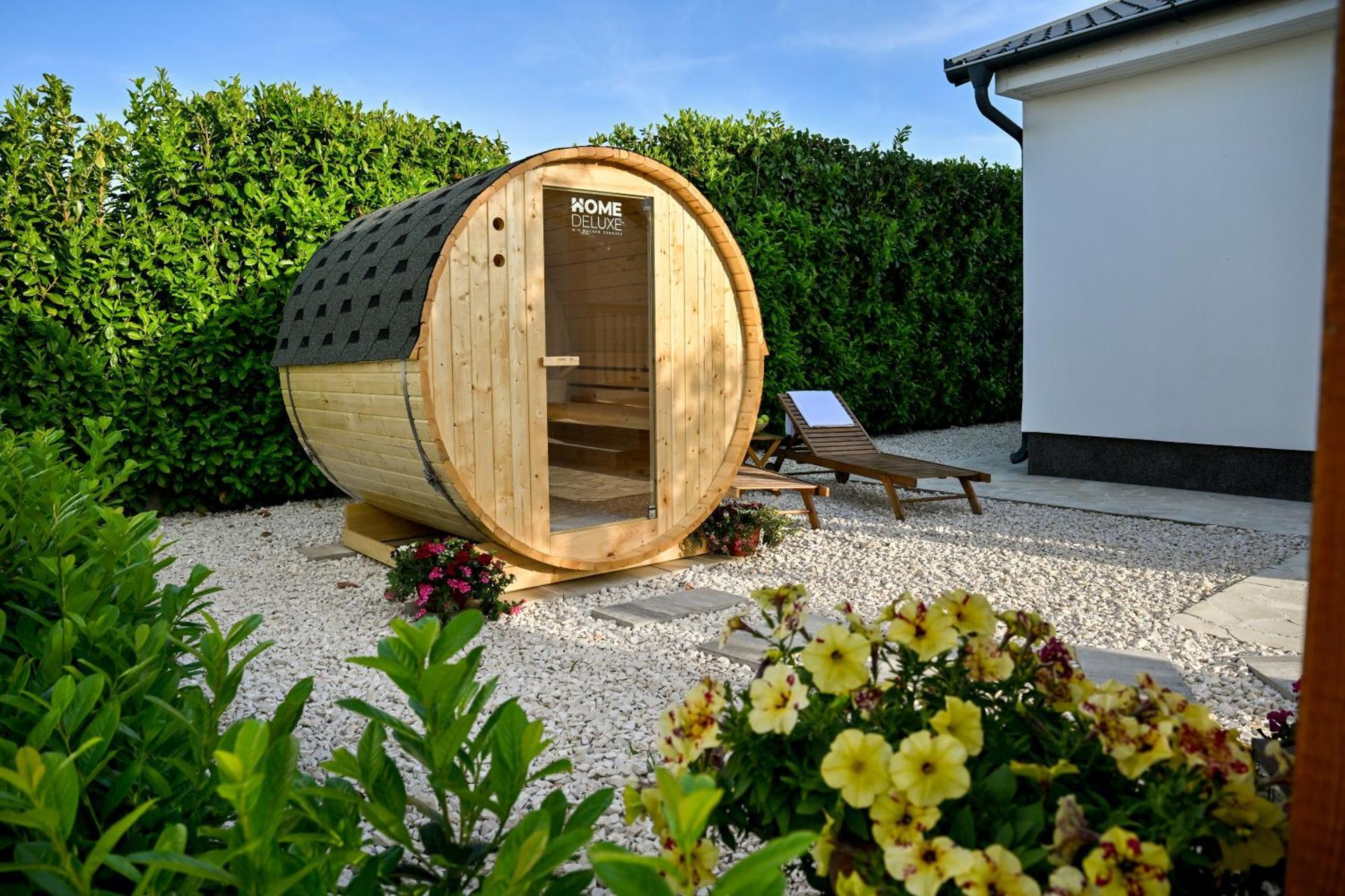 Holiday Home Aprilis With Pool, Jacuzzi And Sauna Galovac  エクステリア 写真